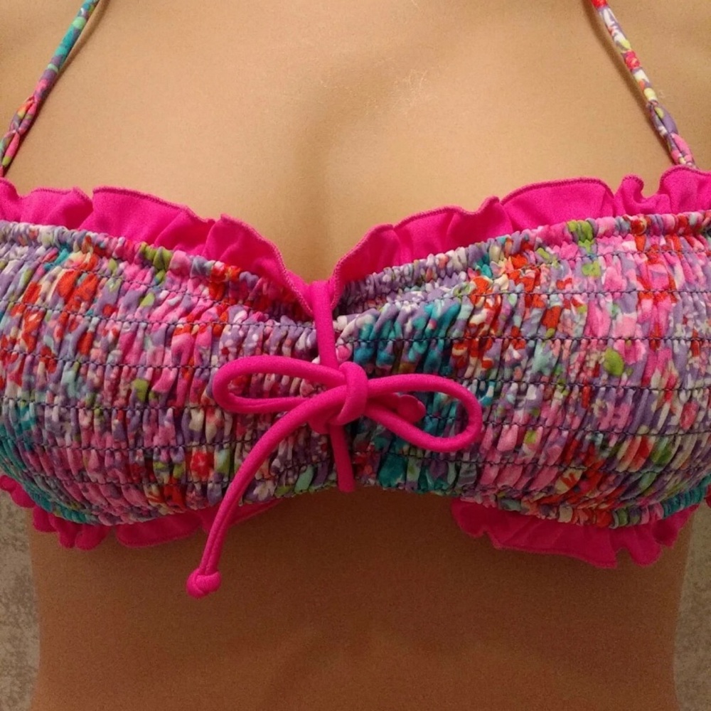 Victoria's Secret Multicolor Ruffled Bikini - Picture 4 of 12